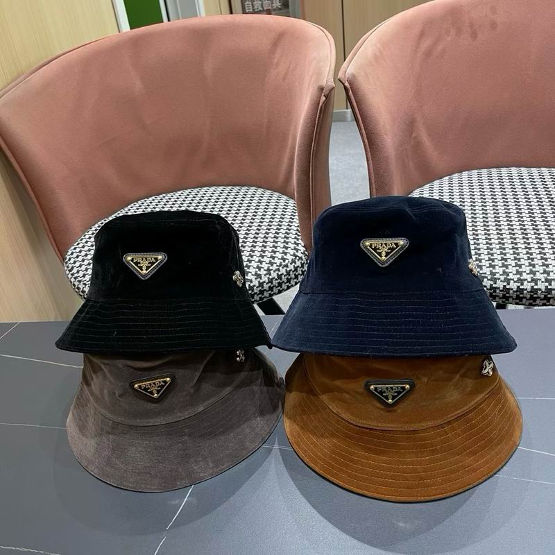 Prada hat 011502